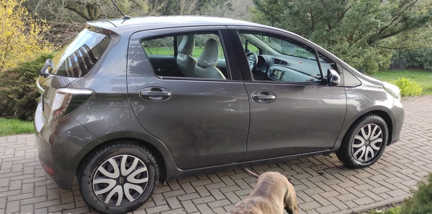 Toyota Yaris cena 42900 przebieg: 214000, rok produkcji 2012 z Szlichtyngowa małe 46